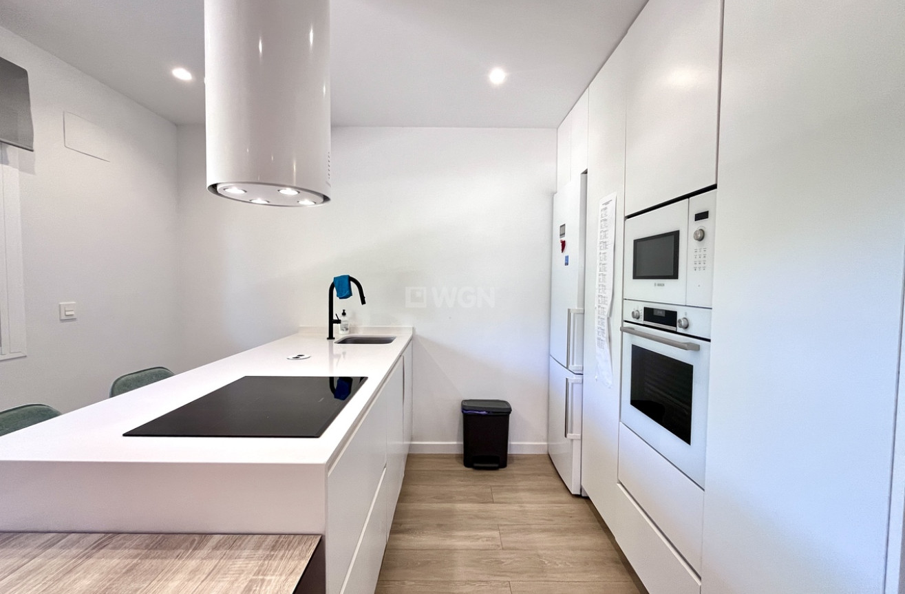 Odsprzedaż - Mieszkanie w bloku - La Mata - Costa Blanca