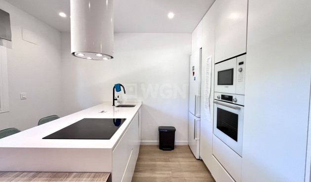 Odsprzedaż - Mieszkanie w bloku - La Mata - Costa Blanca