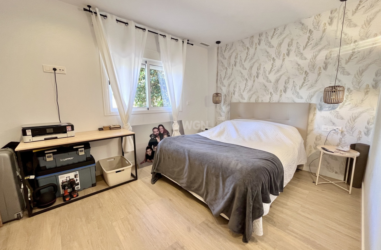 Odsprzedaż - Mieszkanie w bloku - La Mata - Costa Blanca