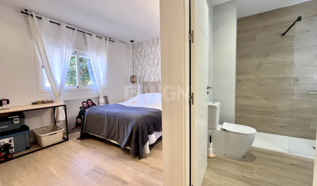 Odsprzedaż - Mieszkanie w bloku - La Mata - Costa Blanca