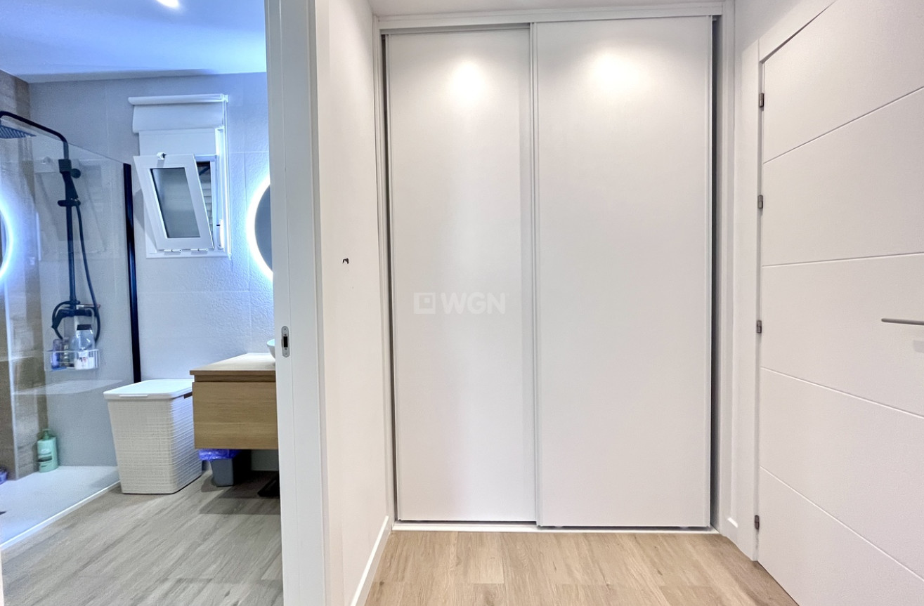 Odsprzedaż - Mieszkanie w bloku - La Mata - Costa Blanca