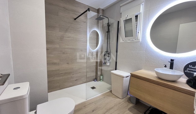 Odsprzedaż - Mieszkanie w bloku - La Mata - Costa Blanca