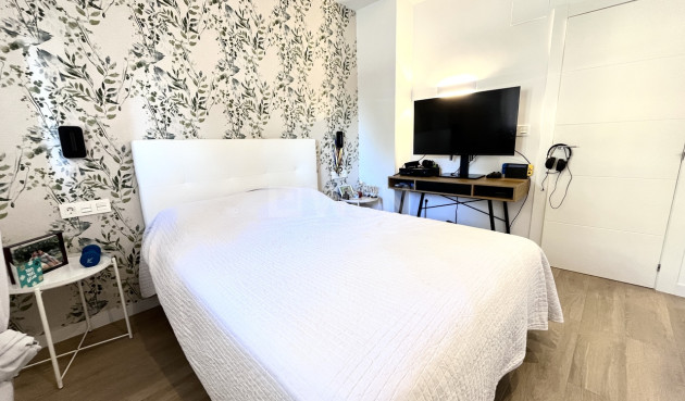 Odsprzedaż - Mieszkanie w bloku - La Mata - Costa Blanca