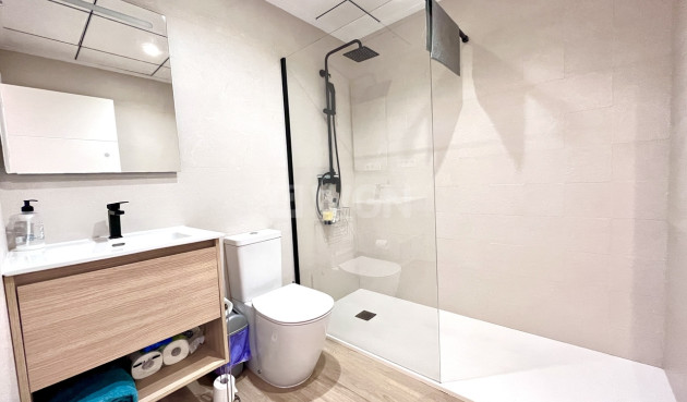 Odsprzedaż - Mieszkanie w bloku - La Mata - Costa Blanca