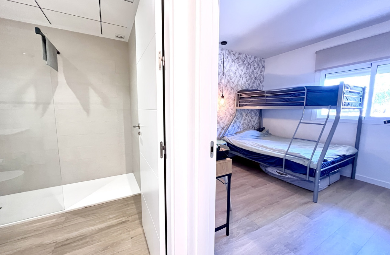 Odsprzedaż - Mieszkanie w bloku - La Mata - Costa Blanca