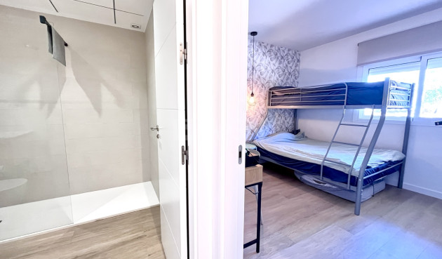 Odsprzedaż - Mieszkanie w bloku - La Mata - Costa Blanca