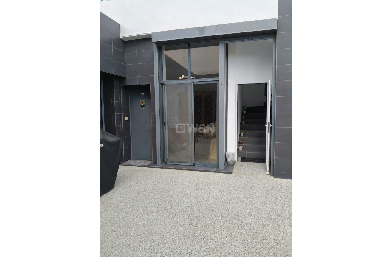 Odsprzedaż - Kamienica - Villamartin - Costa Blanca