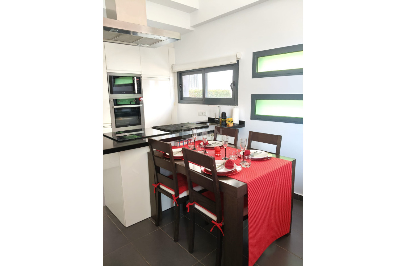 Odsprzedaż - Kamienica - Villamartin - Costa Blanca