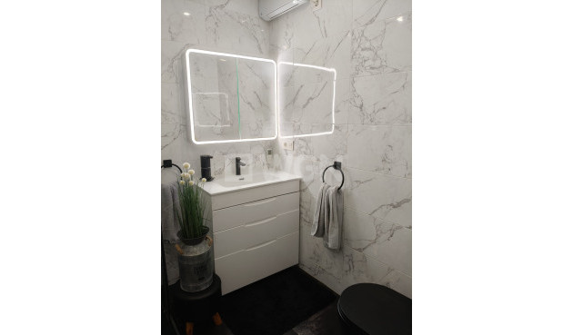 Odsprzedaż - Kamienica - Villamartin - Costa Blanca