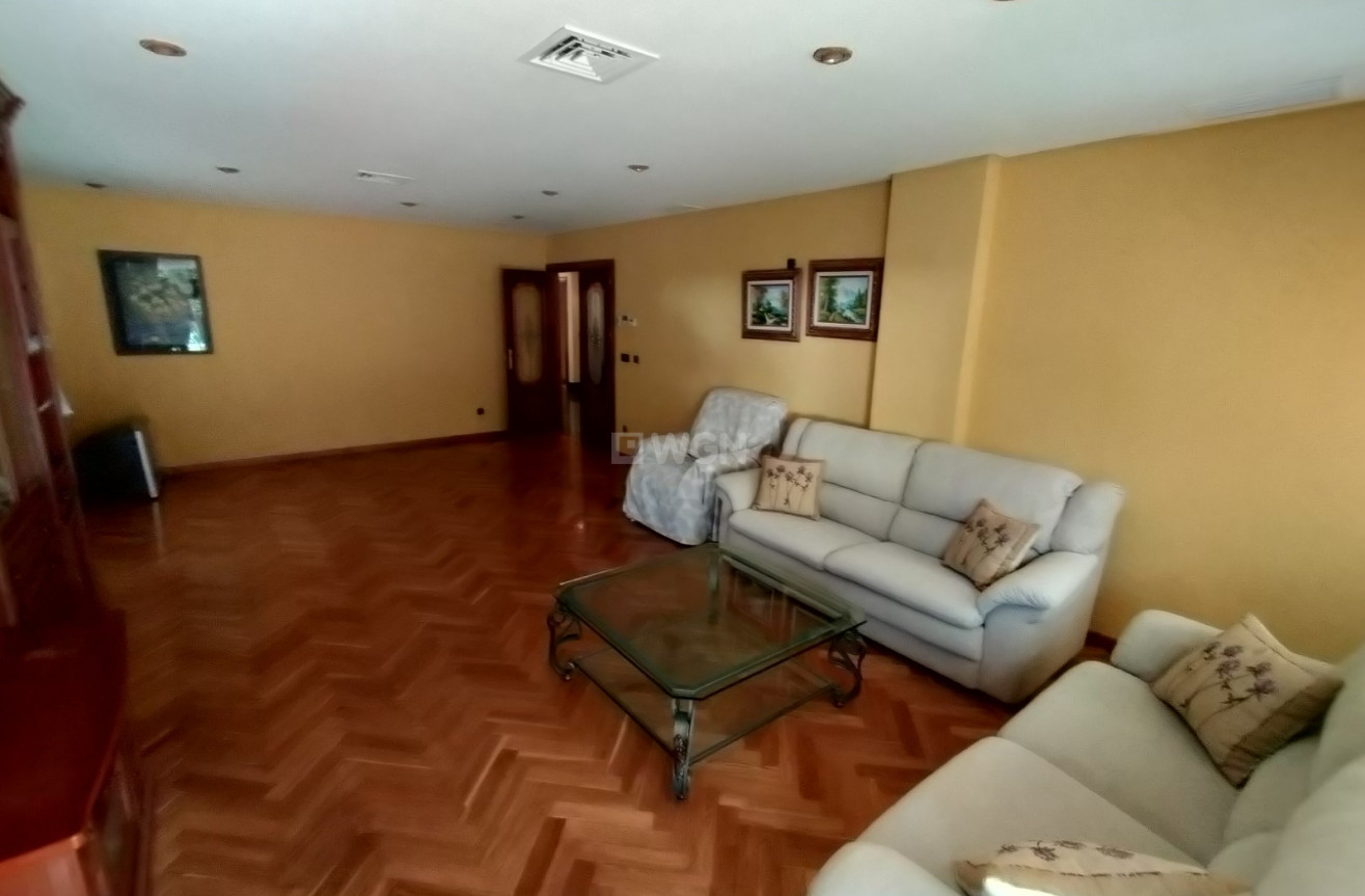 Odsprzedaż - Villa - Elda - Inland