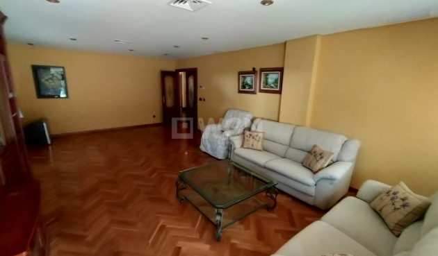 Odsprzedaż - Villa - Elda - Inland