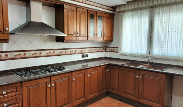 Odsprzedaż - Villa - Elda - Inland