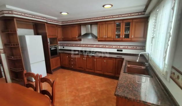 Odsprzedaż - Villa - Elda - Inland