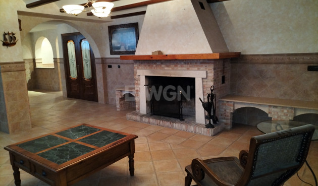 Odsprzedaż - Villa - Elda - Inland