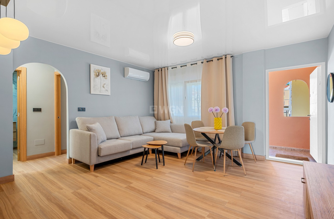 Odsprzedaż - Mieszkanie w bloku - San Miguel de Salinas - Inland