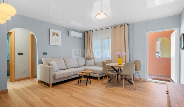 Odsprzedaż - Mieszkanie w bloku - San Miguel de Salinas - Inland