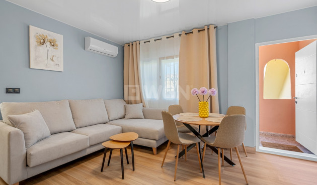 Odsprzedaż - Mieszkanie w bloku - San Miguel de Salinas - Inland