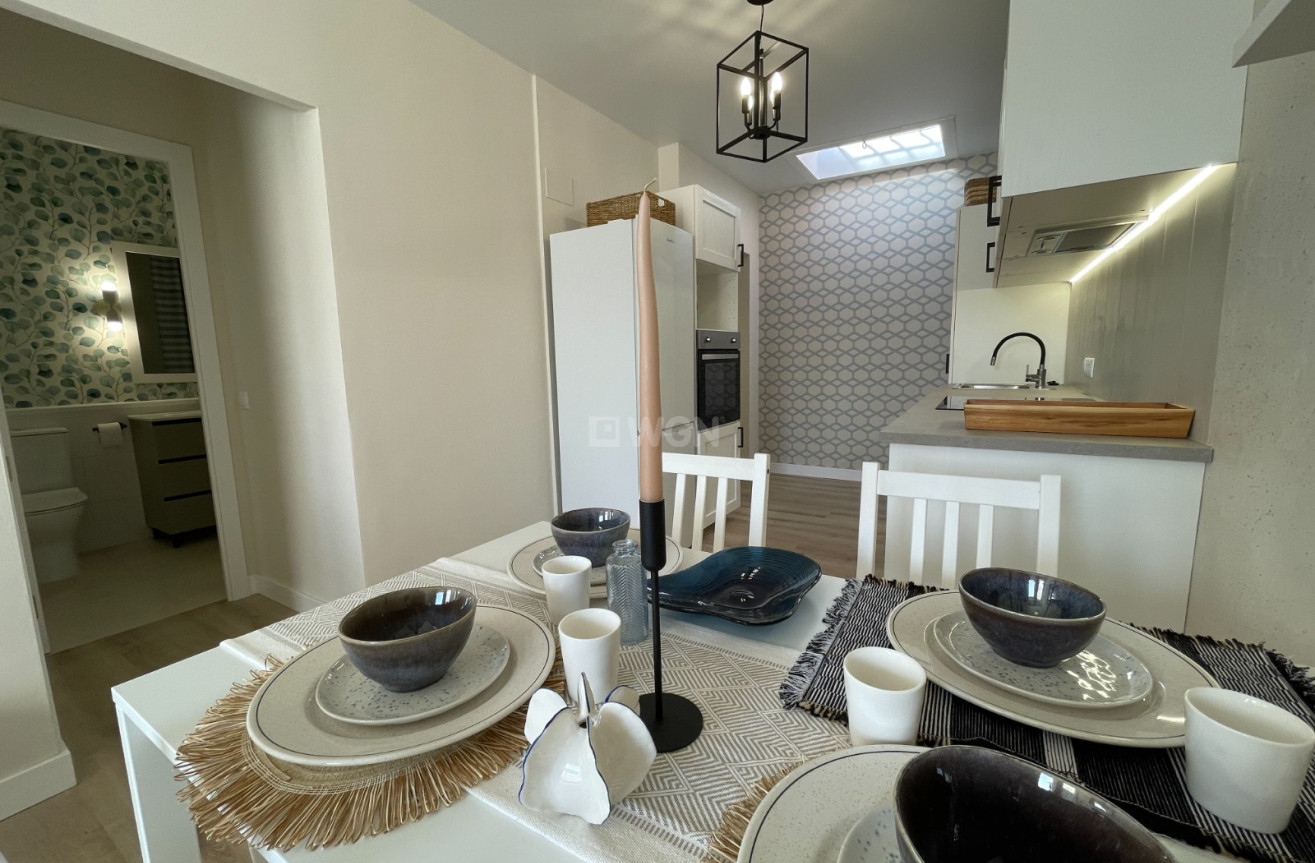 Odsprzedaż - Kamienica - Torrevieja - Costa Blanca