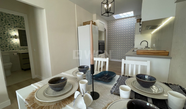 Odsprzedaż - Kamienica - Torrevieja - Costa Blanca