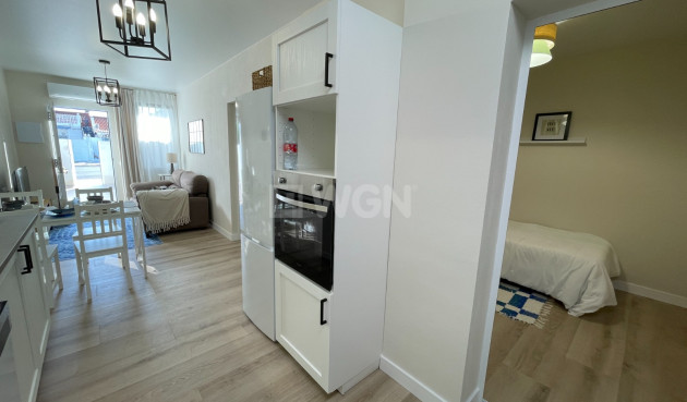 Odsprzedaż - Kamienica - Torrevieja - Costa Blanca