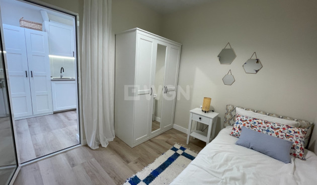 Odsprzedaż - Kamienica - Torrevieja - Costa Blanca