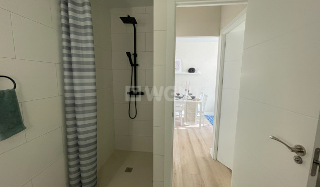 Odsprzedaż - Kamienica - Torrevieja - Costa Blanca