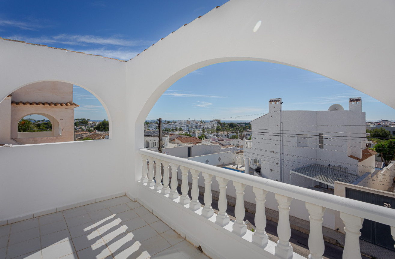 Resale - Villa - Orihuela Costa - Costa Blanca