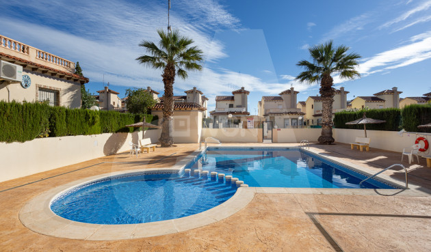 Resale - Villa - Guardamar del Segura - El Raso