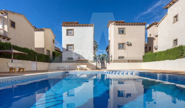 Resale - Villa - Guardamar del Segura - El Raso