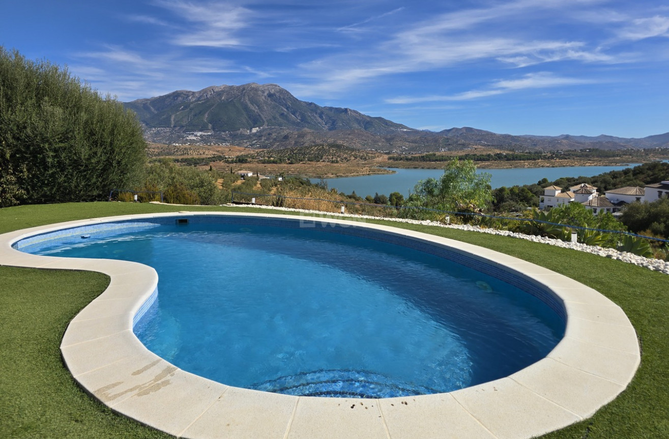 Odsprzedaż - Villa - Vinuela - Inland