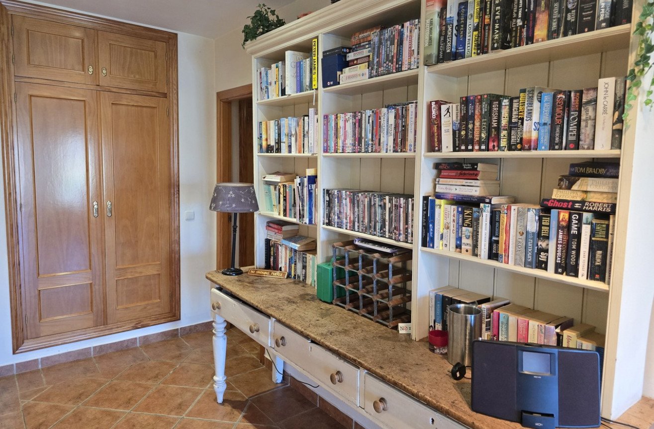 Odsprzedaż - Villa - Vinuela - Inland