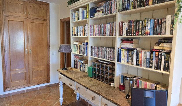 Odsprzedaż - Villa - Vinuela - Inland