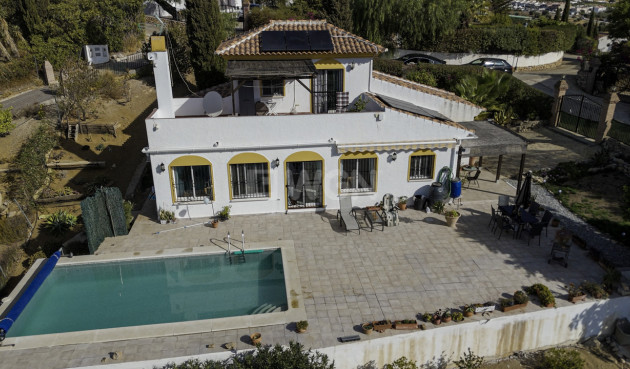 Odsprzedaż - Villa - Vinuela - Inland