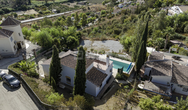 Odsprzedaż - Villa - Vinuela - Inland