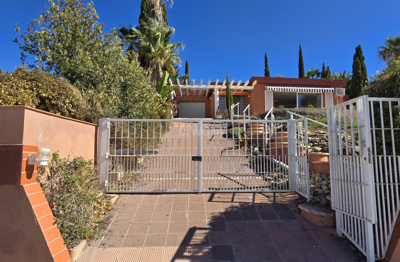 Odsprzedaż - Villa - Alcaucín - Inland