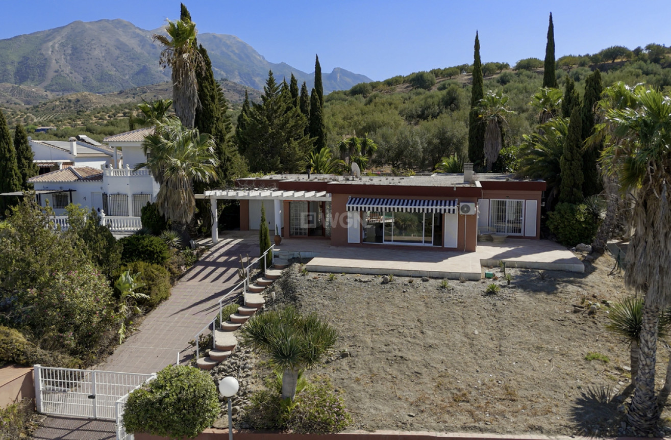 Odsprzedaż - Villa - Alcaucín - Inland