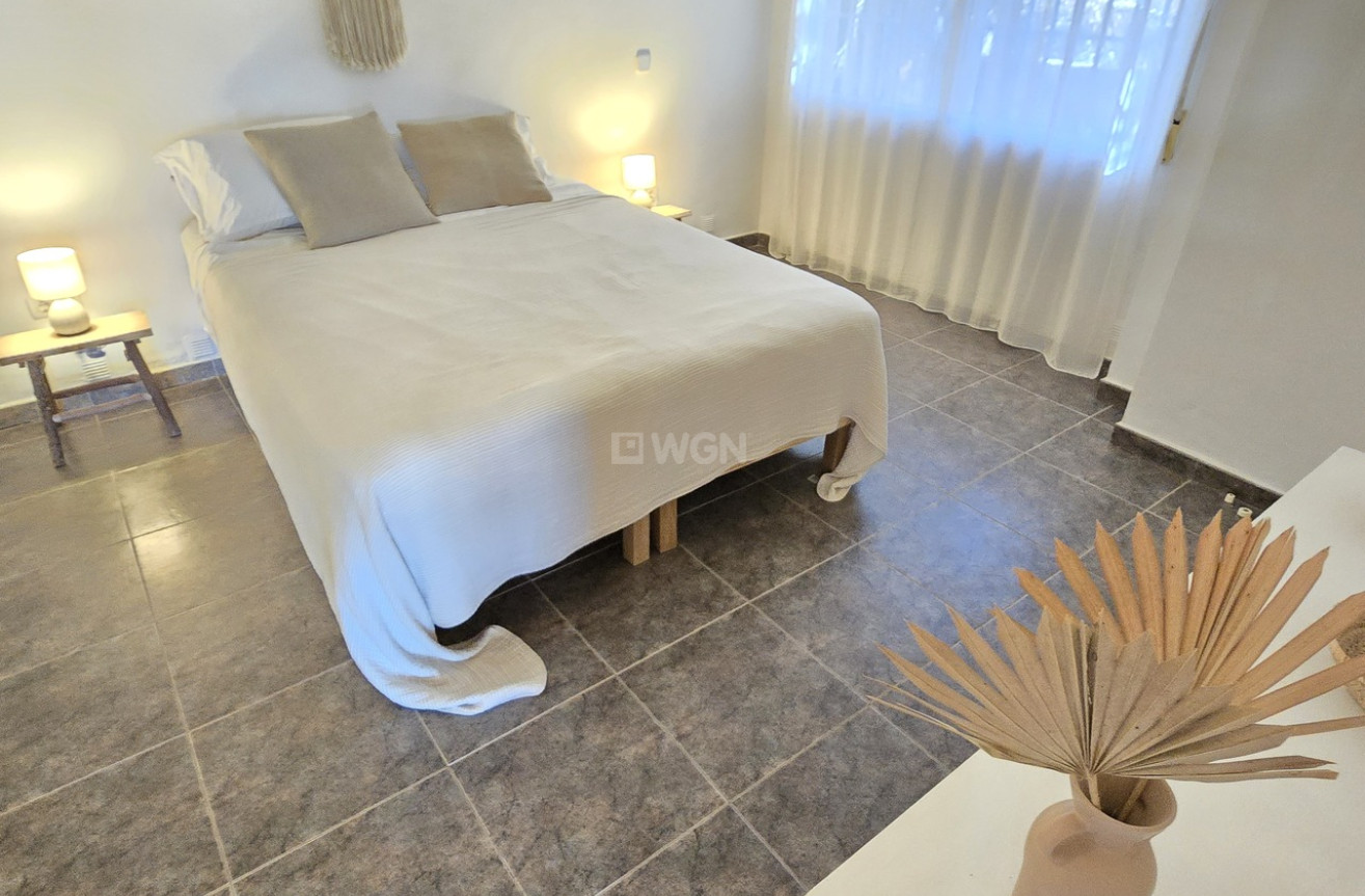 Odsprzedaż - Villa - Alcaucín - Inland