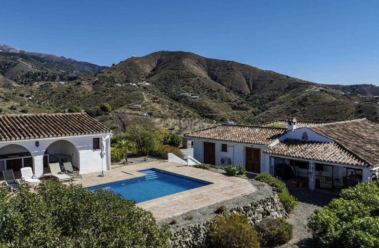 Resale - Villa - Canillas de Aceituno - Inland
