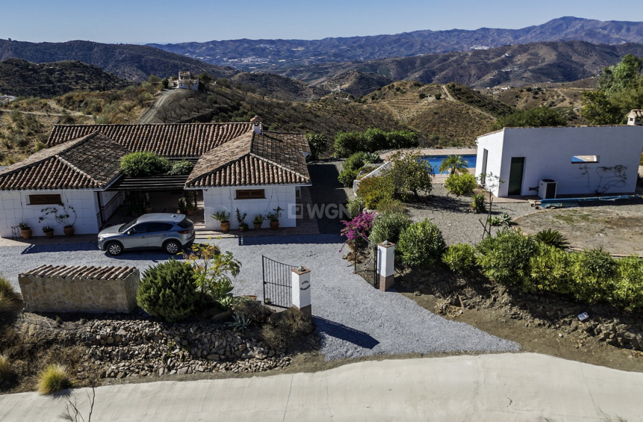 Resale - Villa - Canillas de Aceituno - Inland