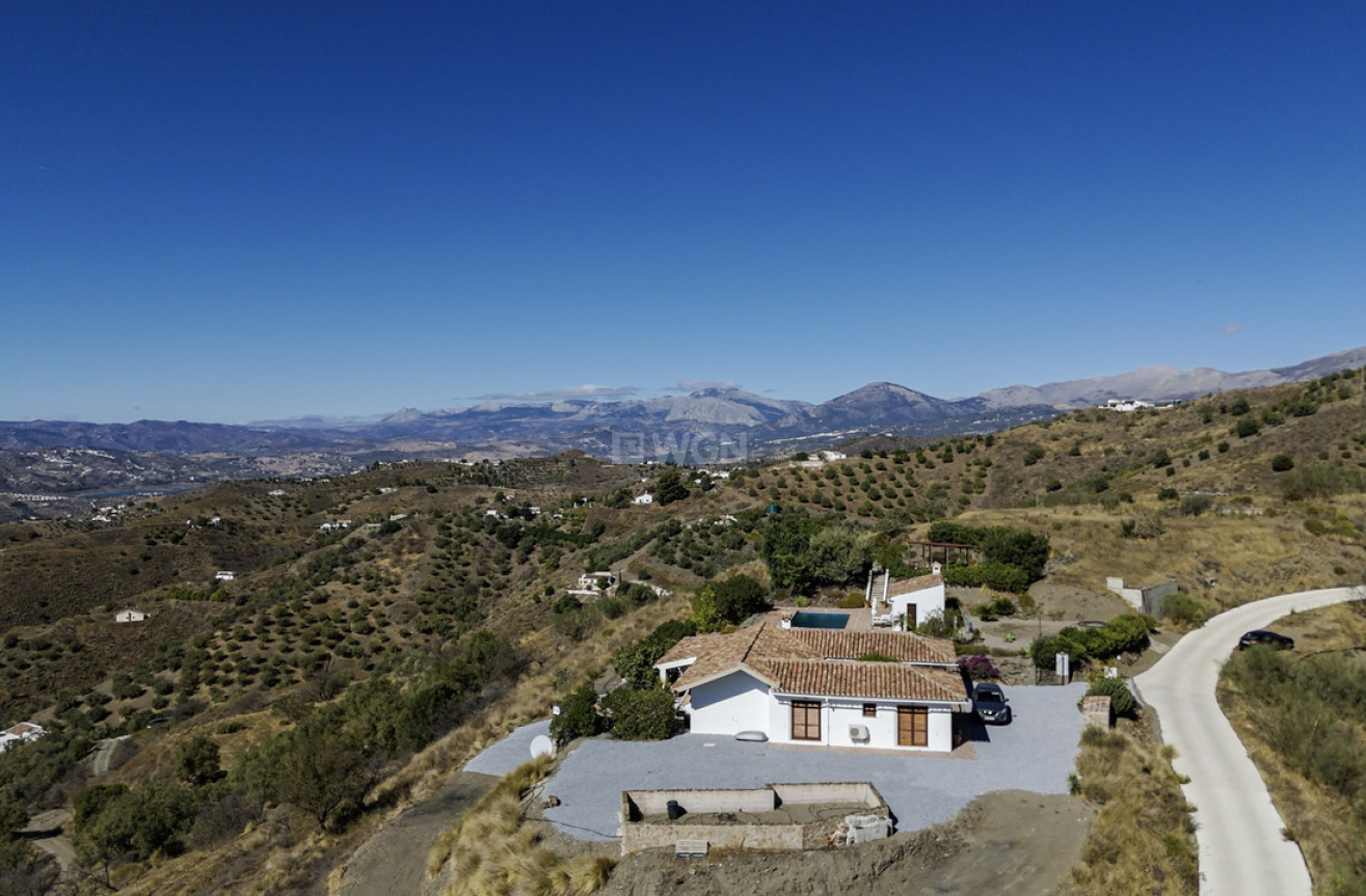 Resale - Villa - Canillas de Aceituno - Inland