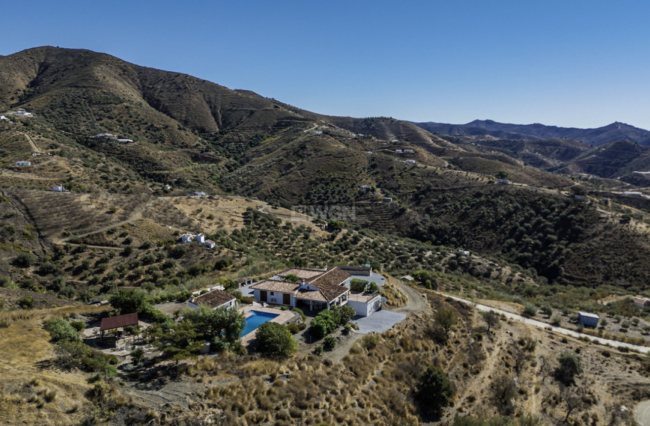 Resale - Villa - Canillas de Aceituno - Inland