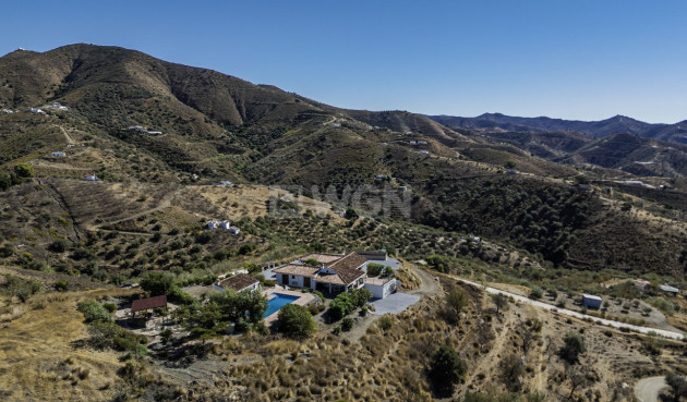 Resale - Villa - Canillas de Aceituno - Inland