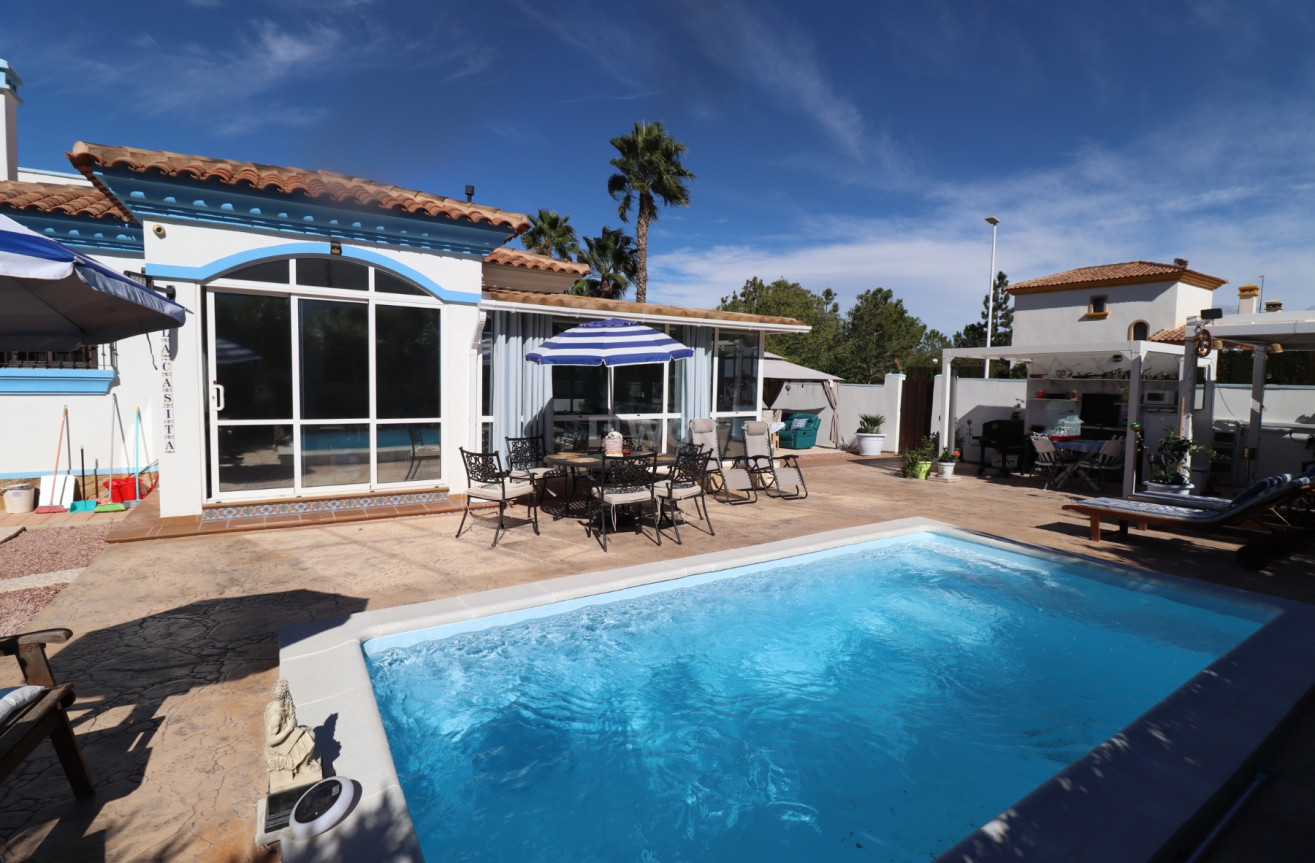 Odsprzedaż - Villa - Hondón de las Nieves - Inland