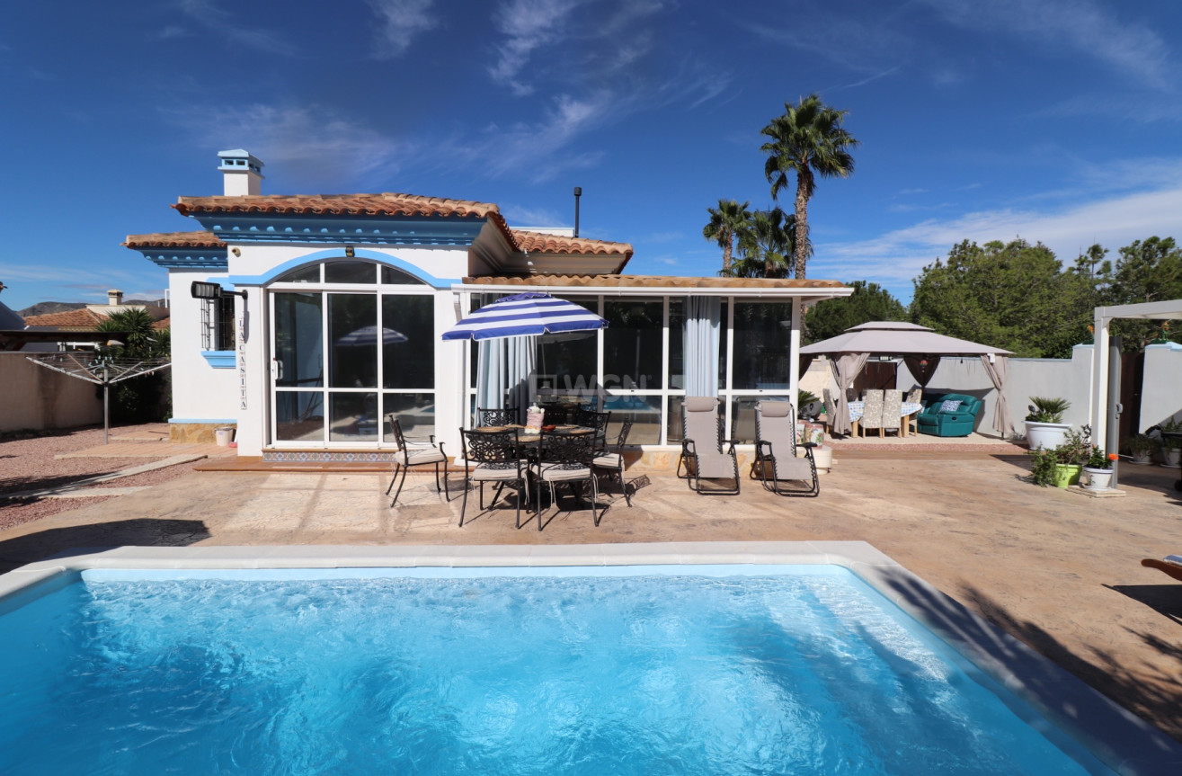 Odsprzedaż - Villa - Hondón de las Nieves - Inland