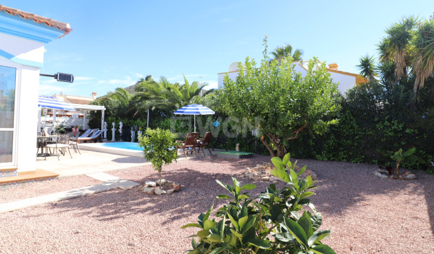 Odsprzedaż - Villa - Hondón de las Nieves - Inland