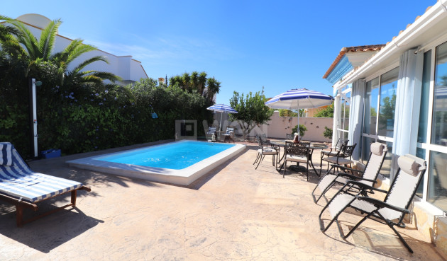 Odsprzedaż - Villa - Hondón de las Nieves - Inland