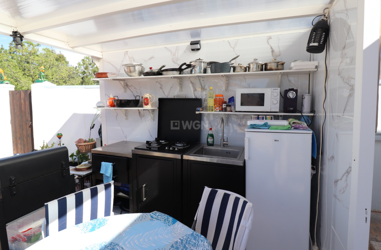 Odsprzedaż - Villa - Hondón de las Nieves - Inland