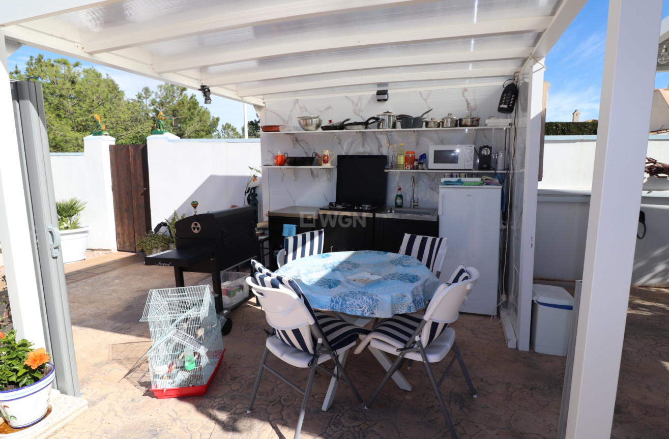 Odsprzedaż - Villa - Hondón de las Nieves - Inland