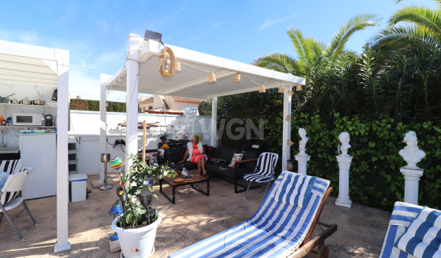 Odsprzedaż - Villa - Hondón de las Nieves - Inland