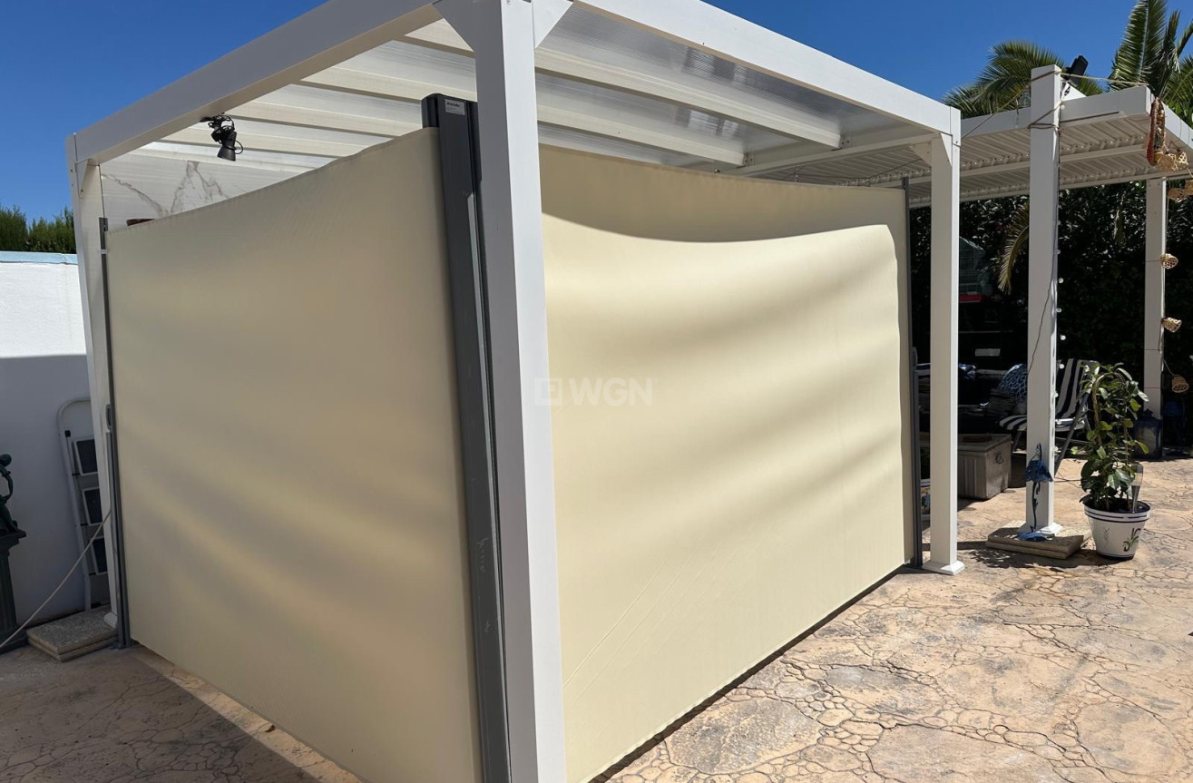 Odsprzedaż - Villa - Hondón de las Nieves - Inland